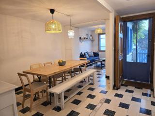 Maison bleu avec vue mer, étang & Pyrénées - 2