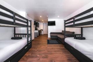 Piccadilly Wonderland Sleep 8 VRA - London - 9