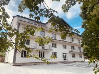 D&T Hotel - Ilʼtsya Dolishna - 0