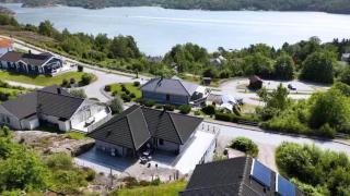 Fint hus med havsutsikt, stor terrass och med parkeringsplatser - Svanesund - 0