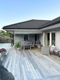 Fint hus med havsutsikt, stor terrass och med parkeringsplatser - Svanesund - 3