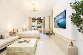 Stylish Studio Near Miracle Garden - Luxury Amenities & Style - 3