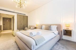 Stylish Studio Near Miracle Garden - Luxury Amenities & Style - 4