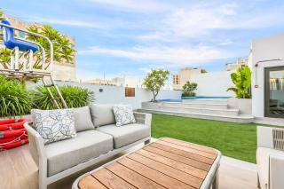 Stylish Studio Near Miracle Garden - Luxury Amenities & Style - 9