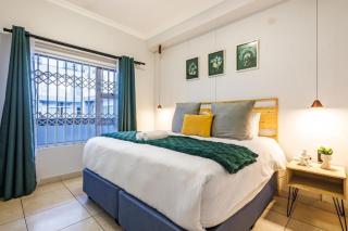 Exquisite Emerald King Size 2 Bed Apartment - Durban - 4