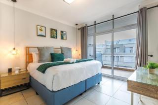 Exquisite Emerald King Size 2 Bed Apartment - Durban - 5