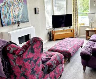 Lakeside Lodge Retreat, with Roof Deck min 6 nights - - 0