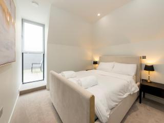 Stylish Central Flat with Private Rooftop Terrace Pass the Keys - Reading - 9