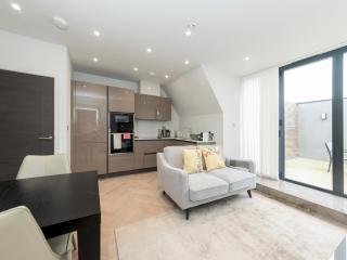 Stylish Central Flat with Private Rooftop Terrace Pass the Keys - Reading - 5
