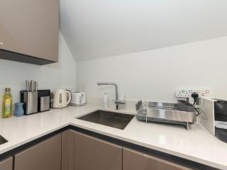 Stylish Central Flat with Private Rooftop Terrace Pass the Keys - Reading - 2