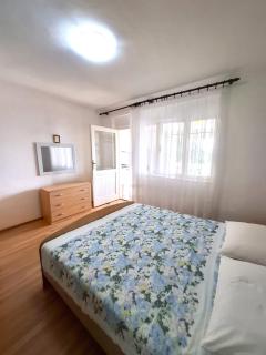 Apartmani Crikvenica 30057 - Gasparac - 2