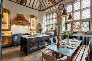Elizabethan Manor - Pulborough - 8