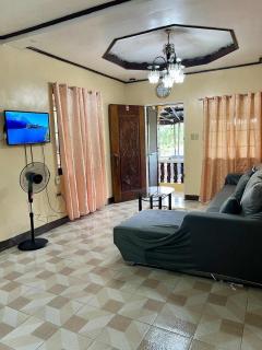 GUEST HOUSE at Tayabas Quezon! - Dapdap - 2