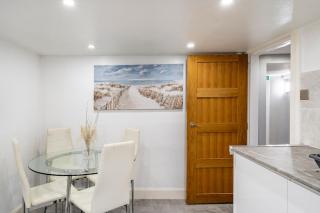 2 Bedroom Garden Flat - Bearsden - 1
