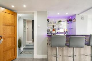 2 Bedroom Garden Flat - Bearsden - 5