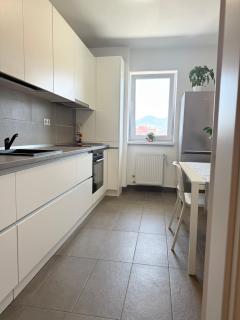 Brașov View - Apartament modern cu balcon panoramic și lumină naturală cu vedere către oraș și munte - Braşov - 7