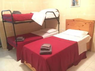 Bright and Airy Flat in Marsalforn, Gozo - 7
