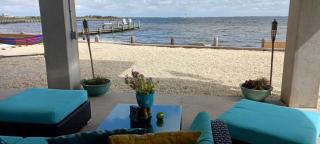 You Private Beach Retreat is your Backyard! - - 1