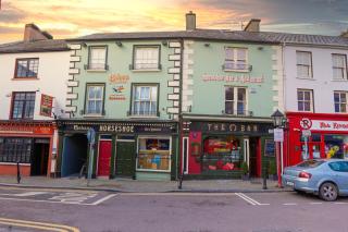 The Horseshoe Bar Townhouse Accommodation - Listowel - 0
