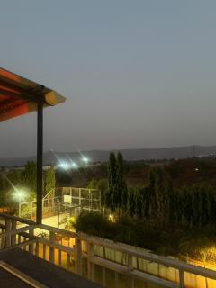 Tranquil Loft Escape - Poona - 4