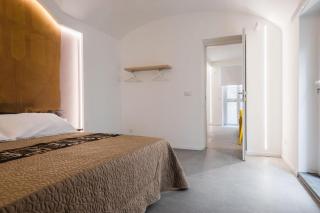 Sunflower House 1 - 2