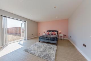 Luxury Isla Cottages Bourne, Dog Friendly with Garden, Parking, Countryside Views, Family Holidays & Easy Access to Town - Lincolnshire - 6