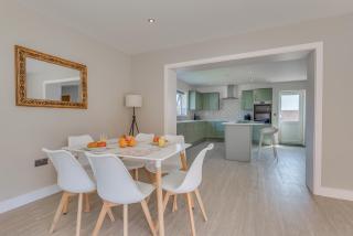 Luxury Isla Cottages Bourne, Dog Friendly with Garden, Parking, Countryside Views, Family Holidays & Easy Access to Town - 7