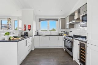 Violet Lodge, 11 Roadford Lake Lodges - Broadwoodwidger - 3