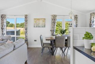 Violet Lodge, 11 Roadford Lake Lodges - Broadwoodwidger - 2