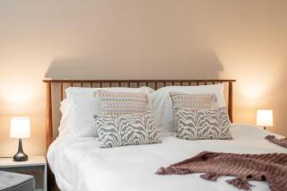 Stylish 5Bedroom Getaway in Quiet Mildenhall Area - Mildenhall - 3