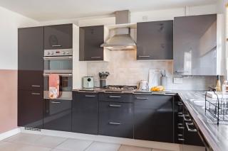 Stylish 5Bedroom Getaway in Quiet Mildenhall Area - Mildenhall - 2