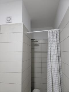 Henri's Beach Apartments Vlore - Vlorë - 9