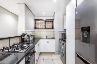 The Green Diamond - Stylish and Spacious Umhlanga Ridge Apartment - Rooftop Pool and King Beds - Sleeps 6 - Durban - 7