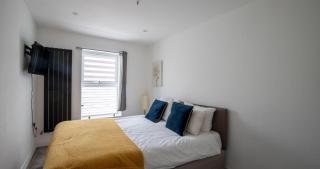 Business & Family-Friendly 2BR Racecourse Park 5min to Town & Hospital Parking WiFi - Kingsthorpe - 3
