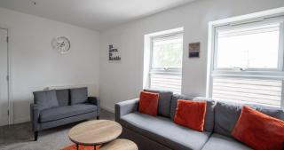 Business & Family-Friendly 2BR Racecourse Park 5min to Town & Hospital Parking WiFi - Kingsthorpe - 7