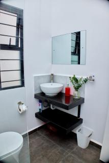 Modern and Luxurious 2 Bedroom - 6