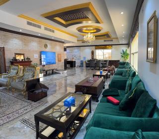 Mount Hut - Dubai - 6