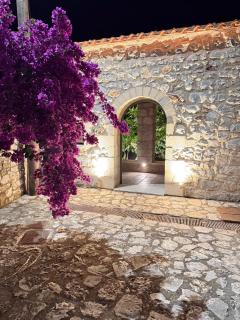 Pirgos Petropoulea - Áyios Níkon - 1