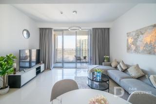 Elegant 1BR Apartment in 17 Icon Bay Dubai Creek - Dubai - 1