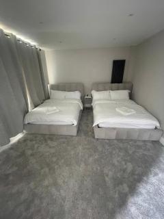 Cosy 4 bedroom house in borehamwood - Borehamwood - 5
