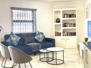 Stunning 2 Bed - Rooftop Braai Area - Sunset Views - Durban - 9