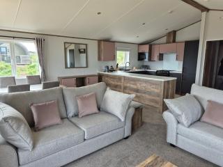 Sauchope Links Holiday Lodge and Glamping Park - 8