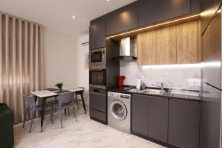 Luxury 1 BedRoom apartment Swaifyeh with Terrace, Kitchen, WiFi - Amman - 7