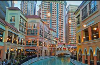 Cozy Home at Venice Luxury BGC - Manila - 0