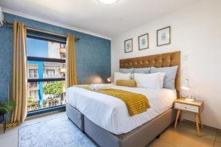 The Blue Horizon Modern Comfort and Breathtaking Views Two Bedroom Umhlanga Ridge Apartment Sleeps Six - Durban - 6