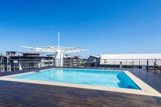 The Blue Horizon Modern Comfort and Breathtaking Views Two Bedroom Umhlanga Ridge Apartment Sleeps Six - Durban - 0