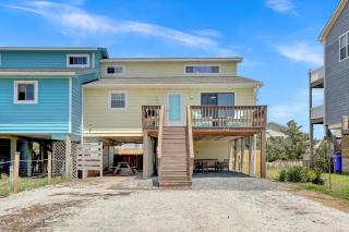 New Renovated 3 bedroom home, pet friendly walking distance to Beach - North Topsail Beach - 4