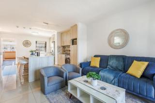 The Blue Horizon Modern Comfort Two Bedroom Umhlanga Ridge Apartment Sleeps 6 - Durban - 1