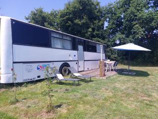 Pépère, bus aménagé dans camping à la ferme - - 0