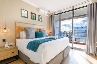 Elegant Emerald Stay at Ridgeton Modern Two Bedroom Apartment in the Heart of Umhlanga Ridge Sleeps 6 - Durban - 6